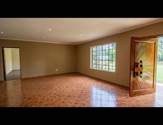 FARM FOR SALE IN KAMEELDRIFT WEST